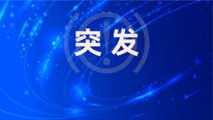 云南楚雄州一高速发生车祸致7人被困,当地消防紧急救援
