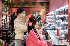 正定古城火爆出圈带热国潮风