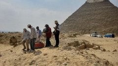埃及吉萨金字塔群附近地下发现神秘建筑物，疑为墓穴入口